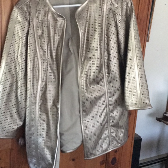 Beautiful metallic from Chico . 😊 - Picture 5 of 6